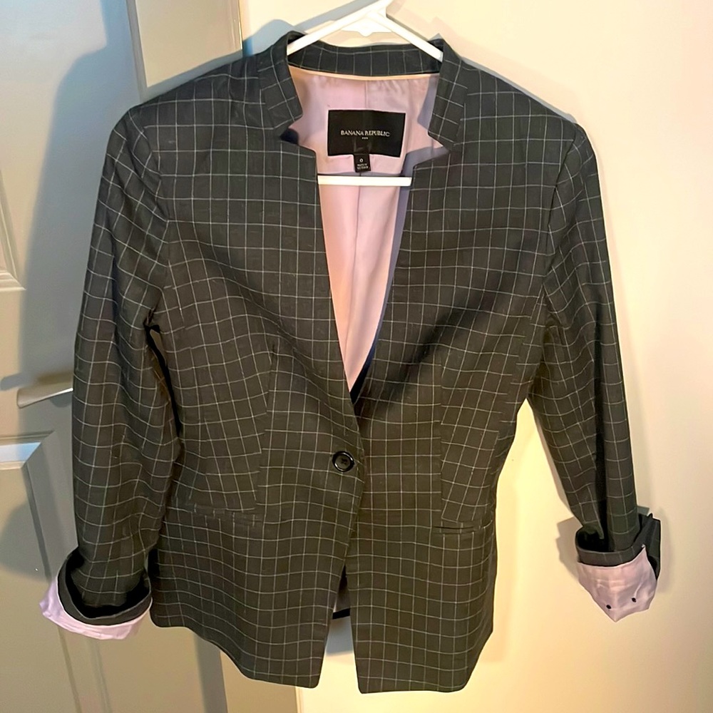 Banana Republic gray checked blazer with light purple lining and notch lapel 0